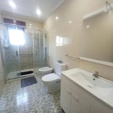 Проживание в семье Private Room Close To The Lisbon Airport